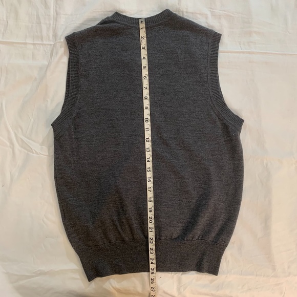 J. Lindeberg Merino Wool V Neck Sweater Vest - Picture 6 of 10